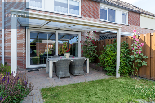 Terrassendach Bosco der Firma Deponti in weiß.