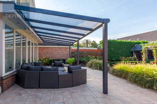 Terrassendach Bosco der Firma Deponti- Ansicht Seite.