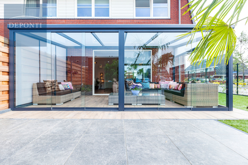 Terrassendach Nebiolo der Firma Deponti-Ansicht frontal.