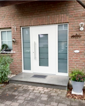 otto-nachher Aufnahme einer neuen Eingangstür nach der Modernisierung durch NEUMEYER.